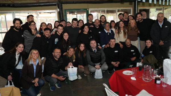 El intendente de Venado Tuerto, Leonel Chiarella participó del encuentro junto a otros dirigentes de distintos partidos políticos y otros sectores de la sociedad civil
